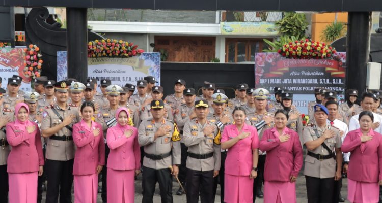 Foto : Polres Lamongan Gelar Sertijab Kasat Lantas dan Kasat Polairud