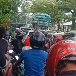 Foto : macet di babat