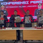 Foto : Kapolres Lamongan AKBP Arif Fazlurrahman memimpin konferensi pers pengungkapan kasus di Ruang Ratupama, didampingi Wakapolres dan Kasatreskrim.
